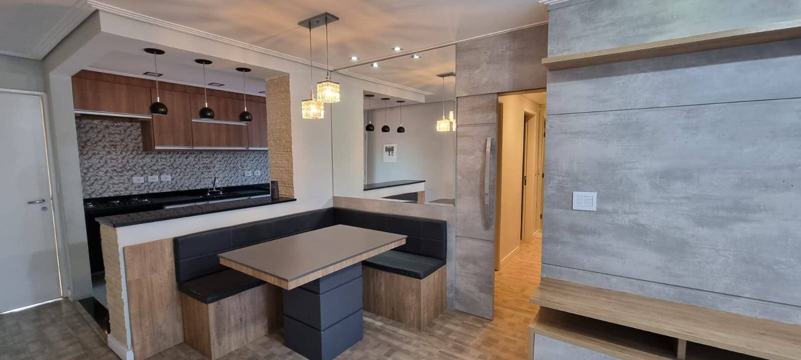 Apartamento à venda com 3 quartos, 240m² - Foto 1