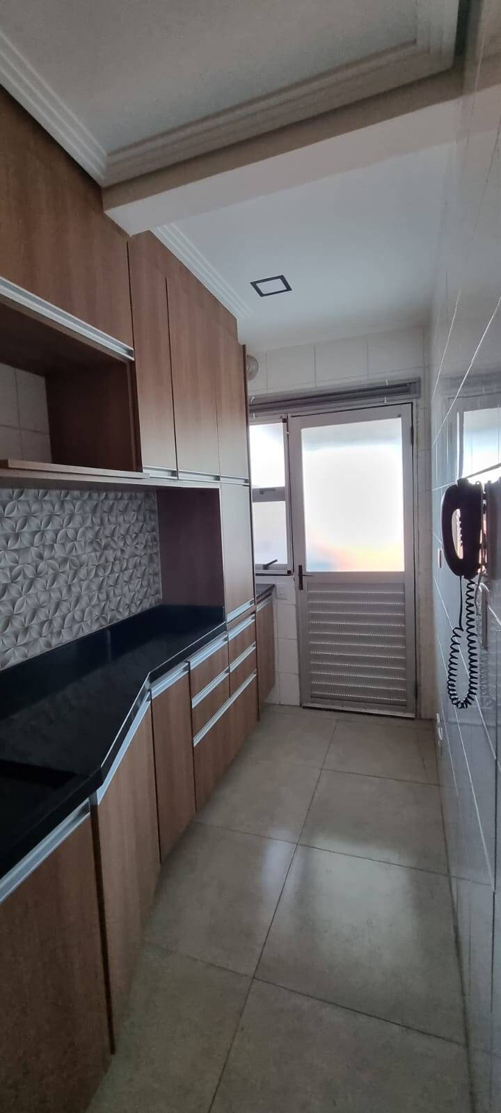 Apartamento à venda com 3 quartos, 240m² - Foto 2