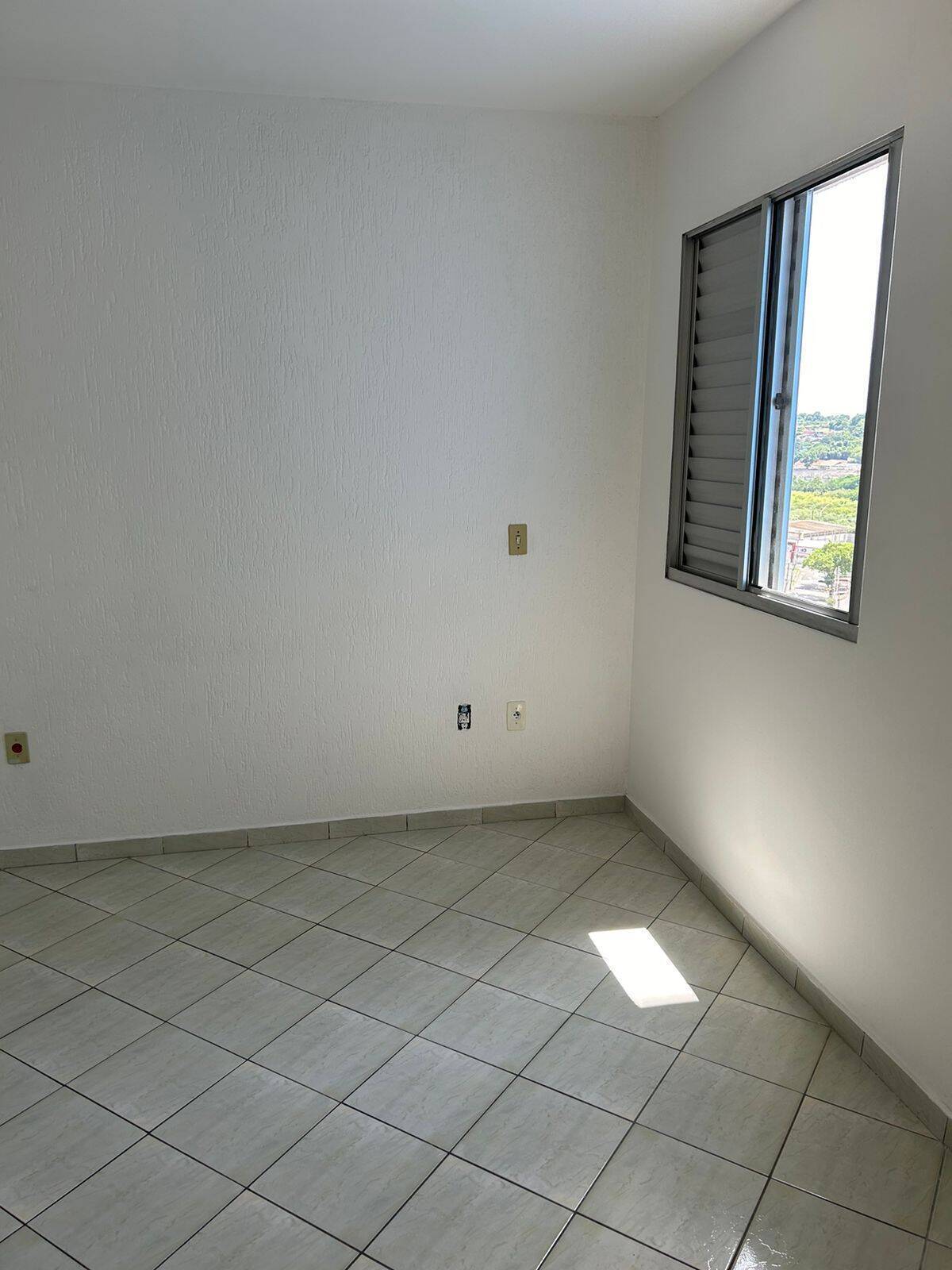 Apartamento para alugar com 2 quartos, 76m² - Foto 8