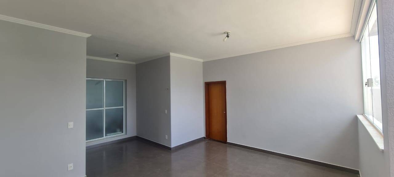 Casa de Condomínio à venda com 5 quartos, 310m² - Foto 2