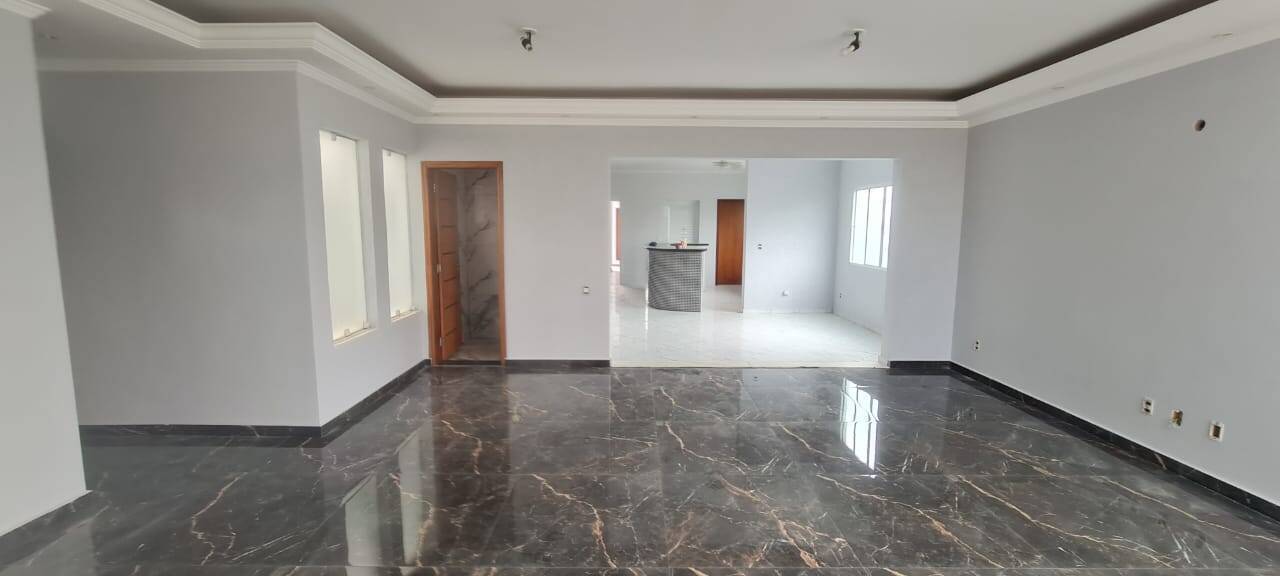 Casa de Condomínio à venda com 5 quartos, 310m² - Foto 4