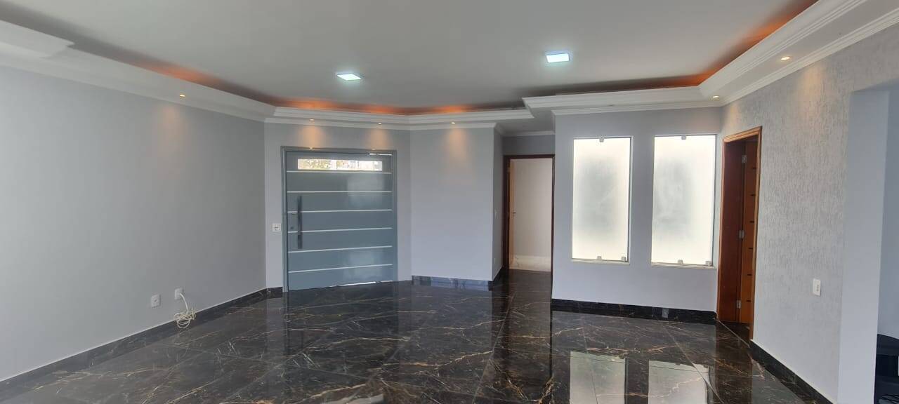 Casa de Condomínio à venda com 5 quartos, 310m² - Foto 1