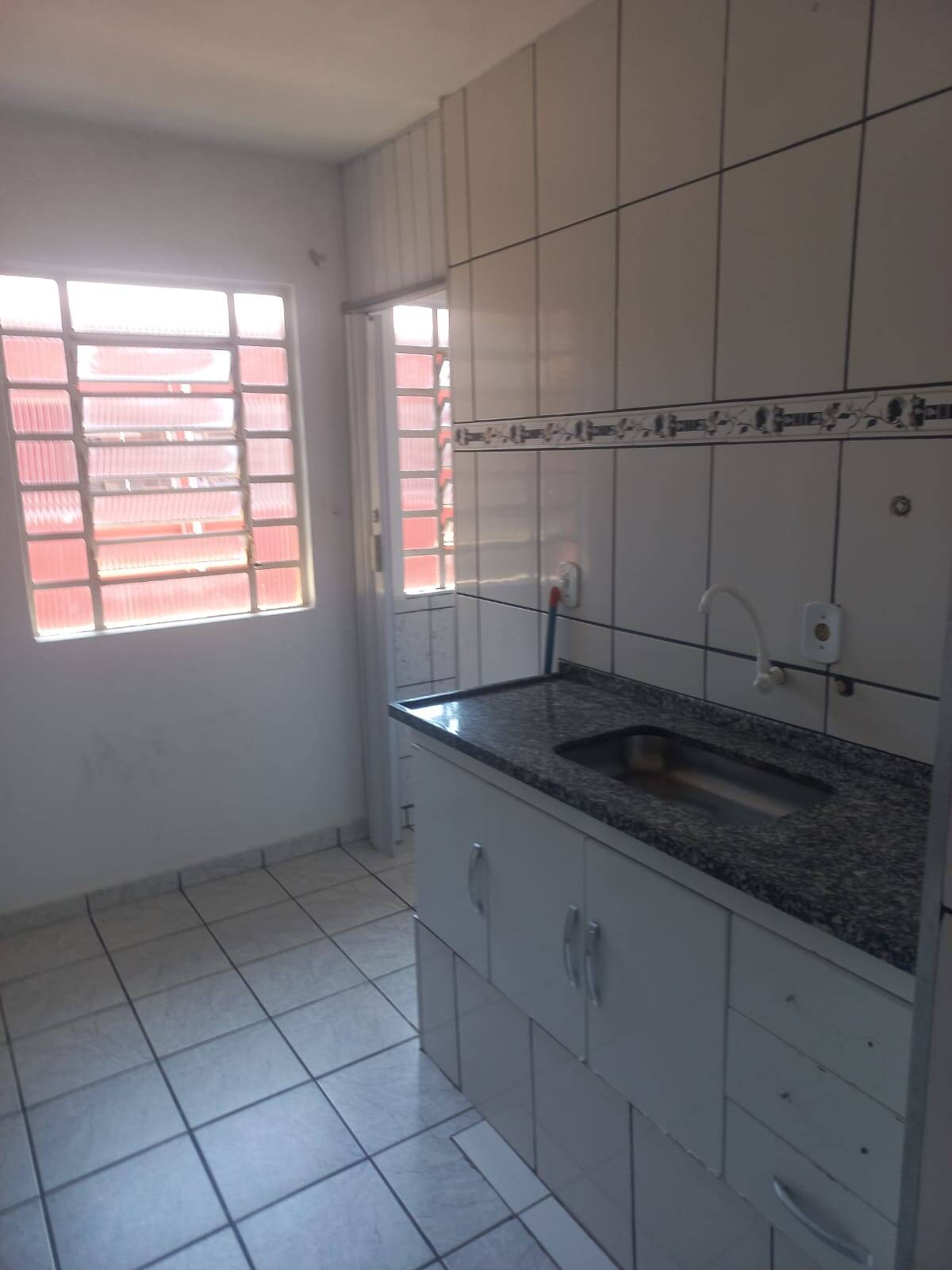 Apartamento à venda com 2 quartos, 47m² - Foto 2