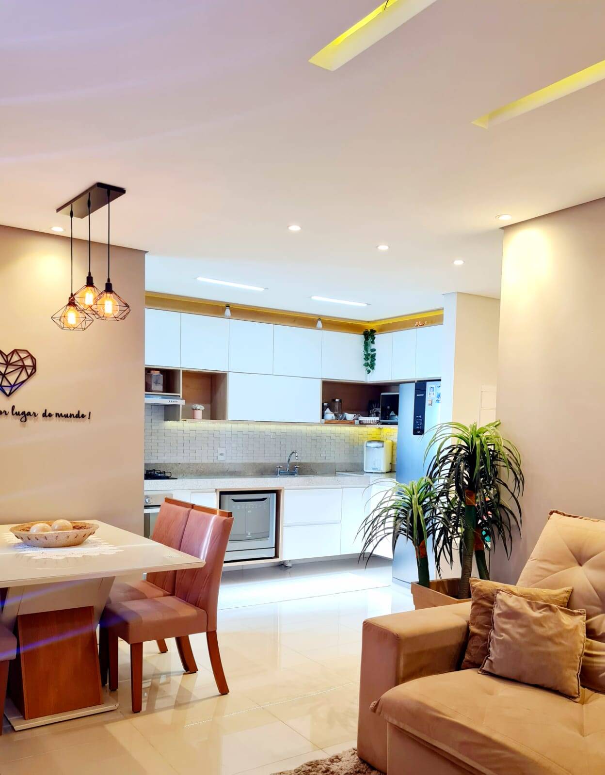 Apartamento à venda com 3 quartos, 77m² - Foto 1
