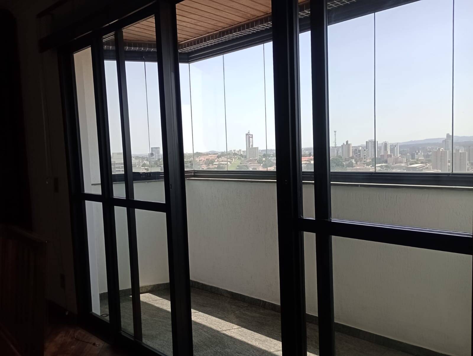 Apartamento para alugar com 3 quartos, 200m² - Foto 6