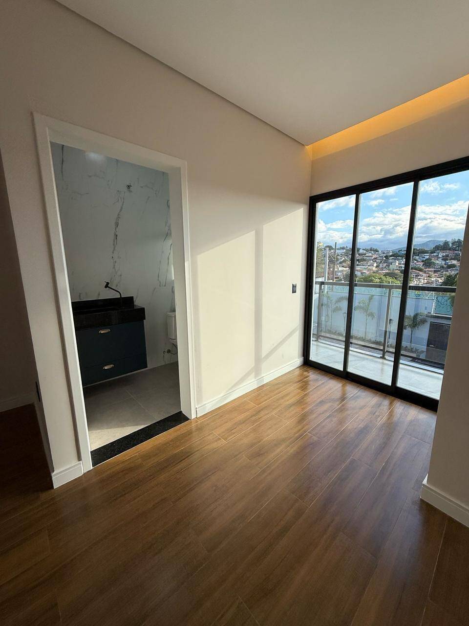 Casa à venda com 3 quartos, 220m² - Foto 8