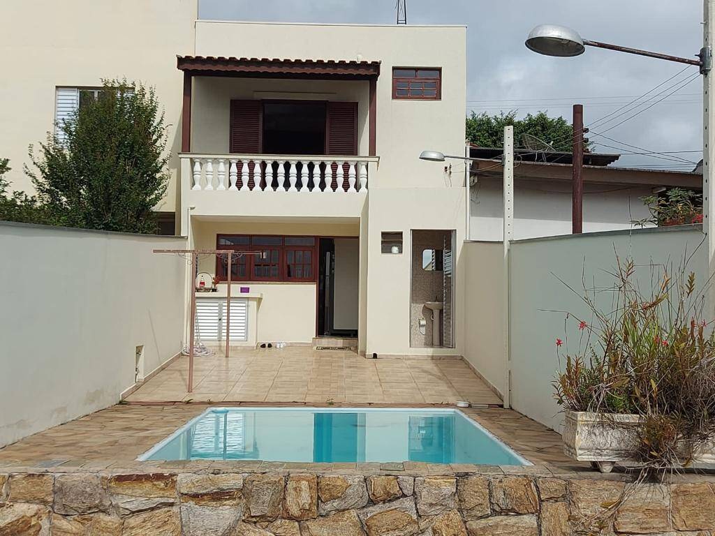 #3008 - Casa Sobrado para Venda em Jundiaí - SP