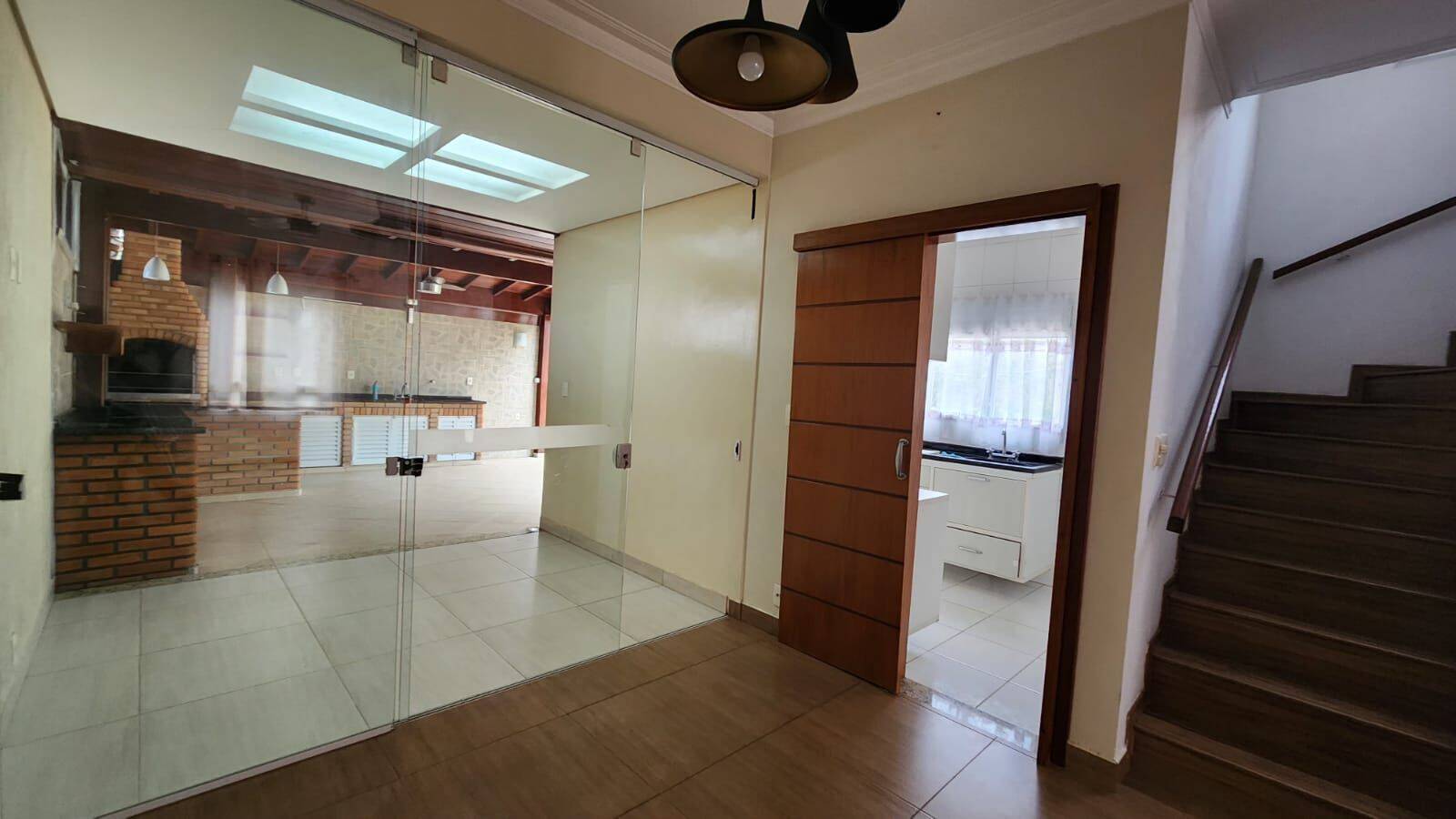 Casa de Condomínio à venda e aluguel com 3 quartos, 91m² - Foto 1