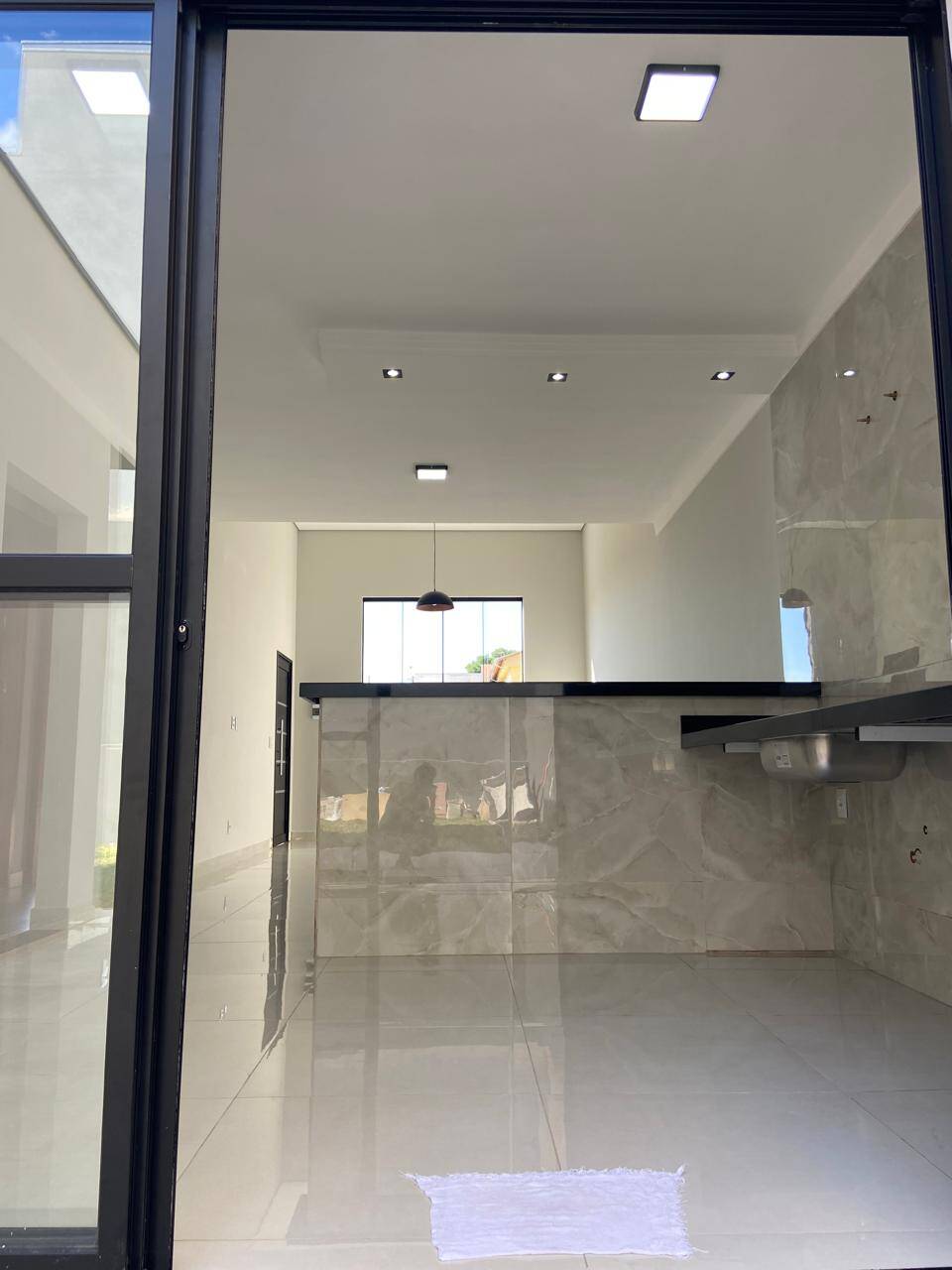 Casa à venda com 3 quartos, 250m² - Foto 2