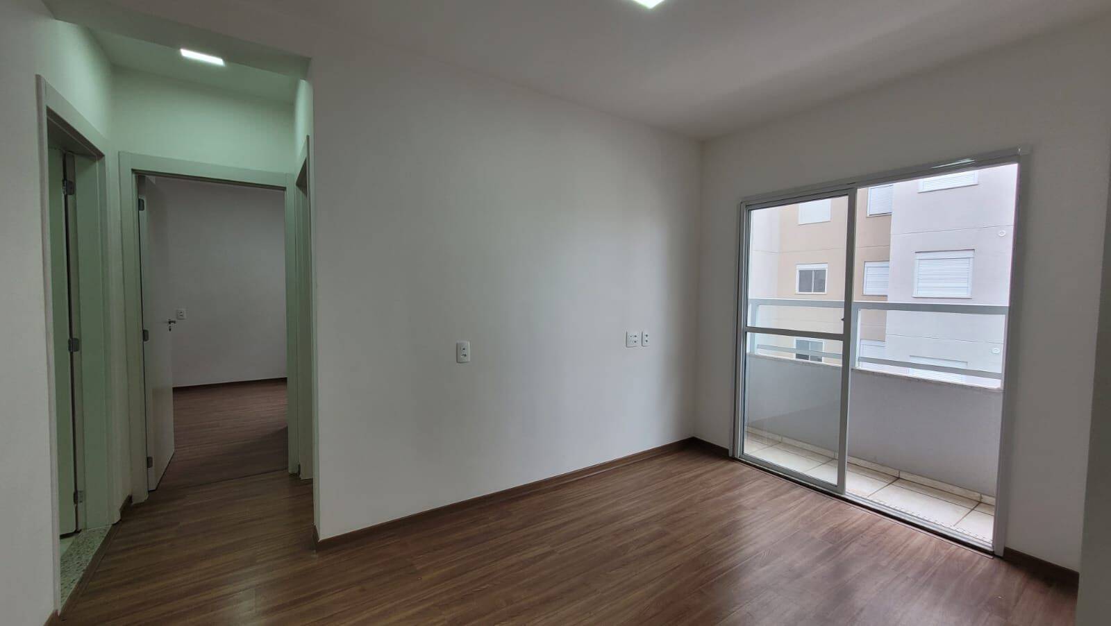 Apartamento à venda com 2 quartos, 44m² - Foto 2